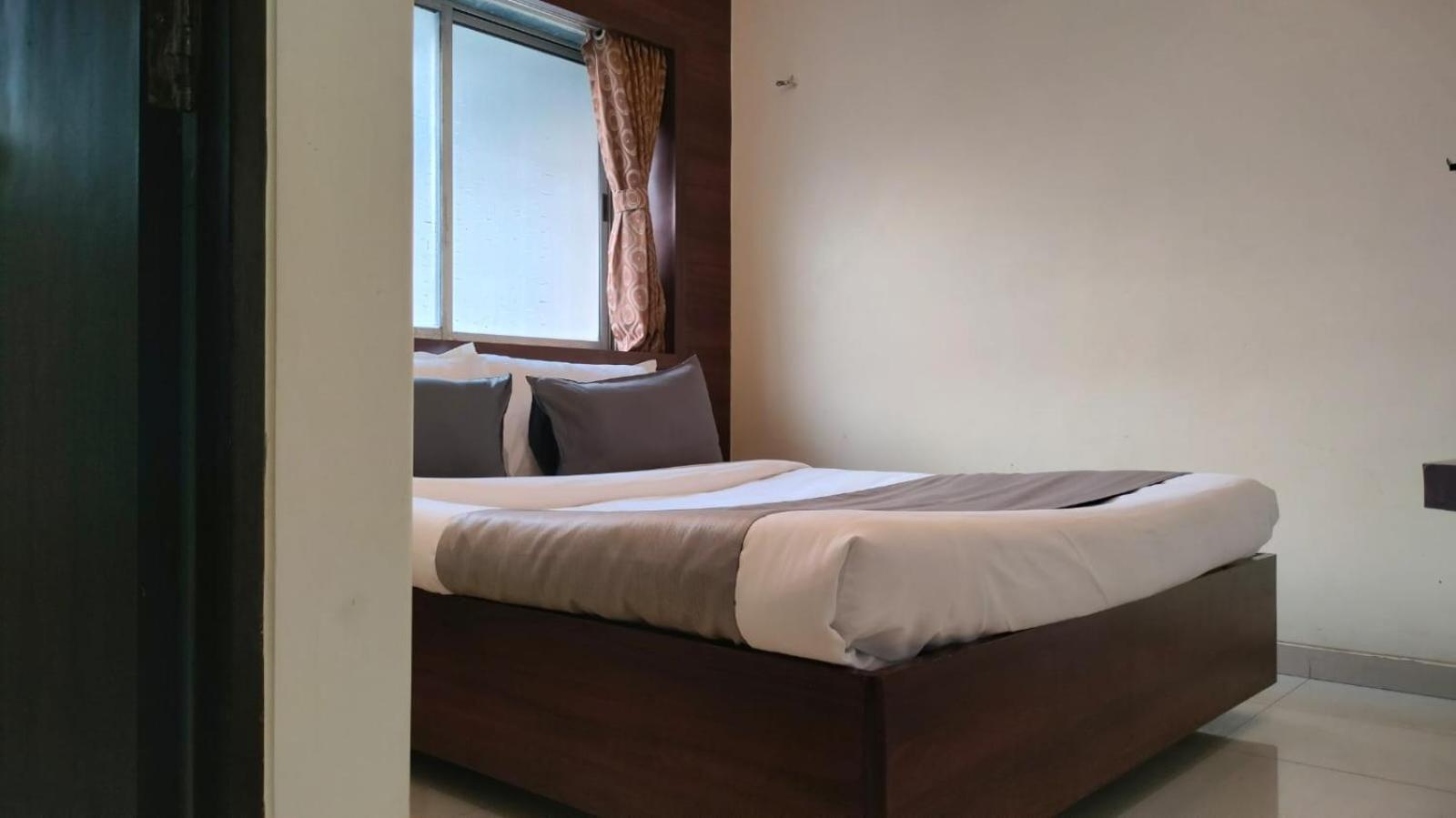 Hotel Sai Nidhi Executive-Mindspace Airoli Navi Mumbai Extérieur photo