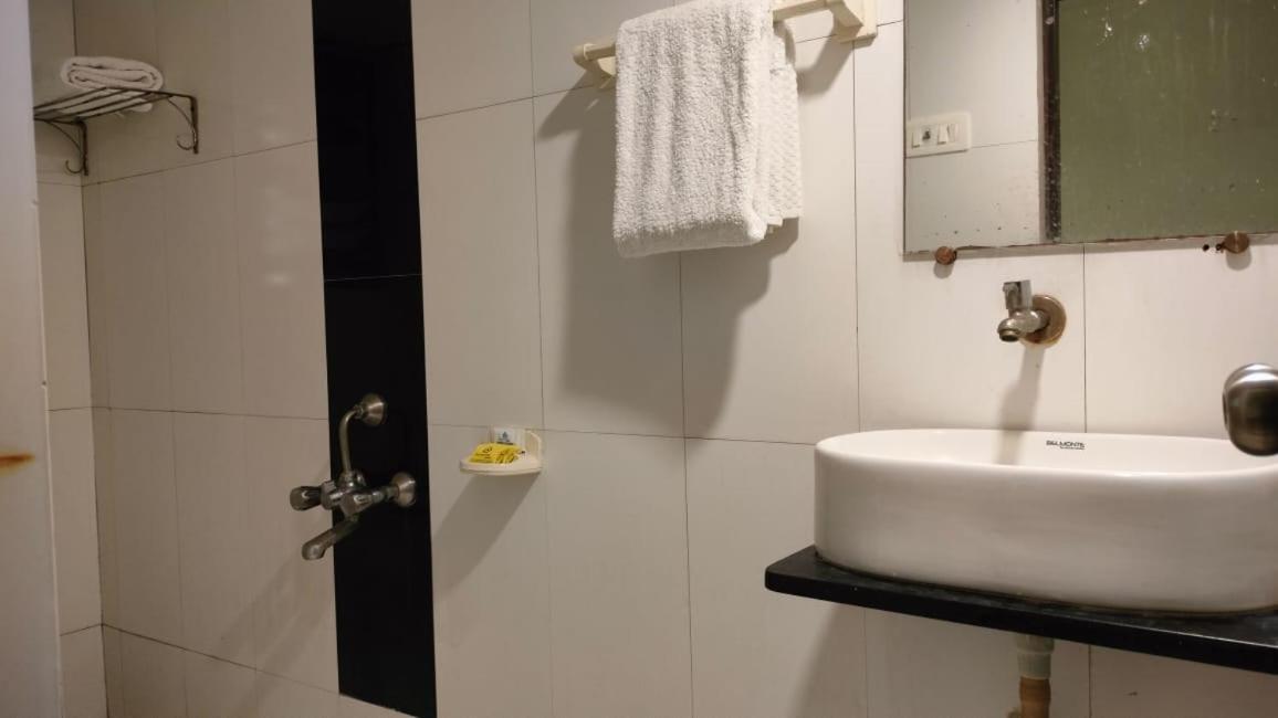 Hotel Sai Nidhi Executive-Mindspace Airoli Navi Mumbai Extérieur photo