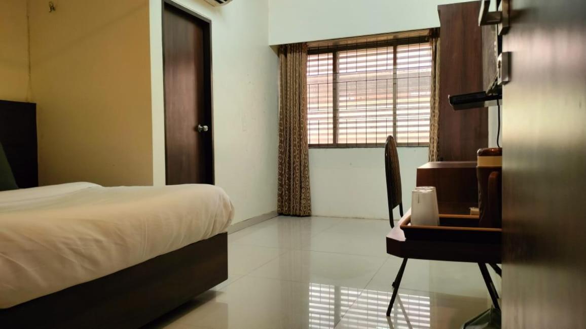 Hotel Sai Nidhi Executive-Mindspace Airoli Navi Mumbai Extérieur photo