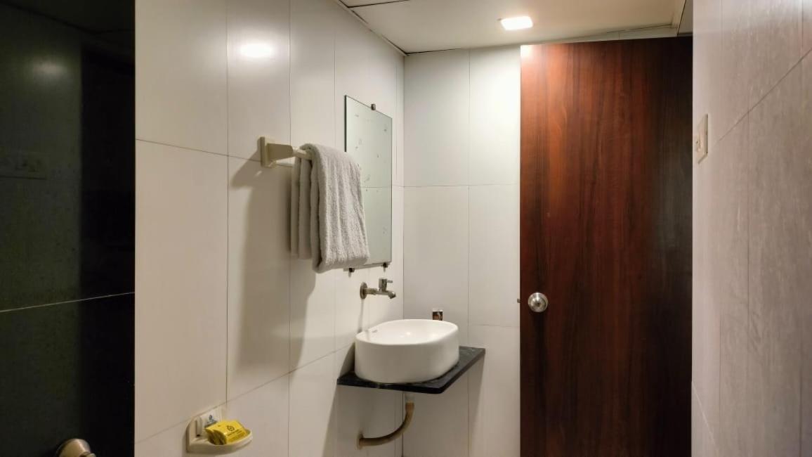 Hotel Sai Nidhi Executive-Mindspace Airoli Navi Mumbai Extérieur photo